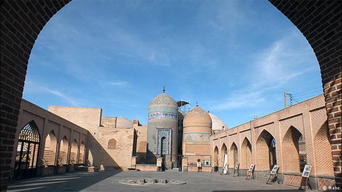 میراث بشری, اثار تاریخی ایران, چغازنبیل , تخت جمشید, میدان نقش جهان, تخت سلیمان, پاسارگاد, گنبد سلطانیه, کتیبه بیستون, قره کلیسا, سازه‌های آبی شوشتر, بازار تبریز, آرامگاه شیخ صفی‌الدین اردبیلی, باغ ایرانی, برج گنبد قابوس,  کاخ گلستان, شهر سوخته, میمند, شهر باستانی شوش, کویر لوت, 